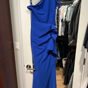 NEW Chiari de Boni evening gown in a size 4. Altered to fit someone who is 5’4